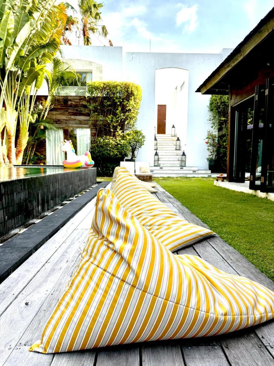 Elegant Villa Casabianca - Tropical Pool & Garden, Near Potato Head Beach Club! Seminyak  Exterior photo